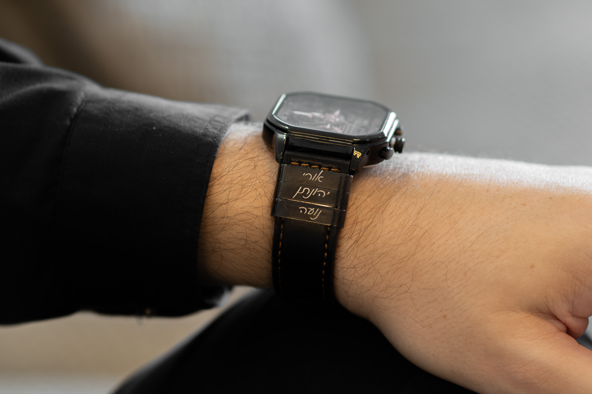 שעון יד לגבר דגם BLACK ELN